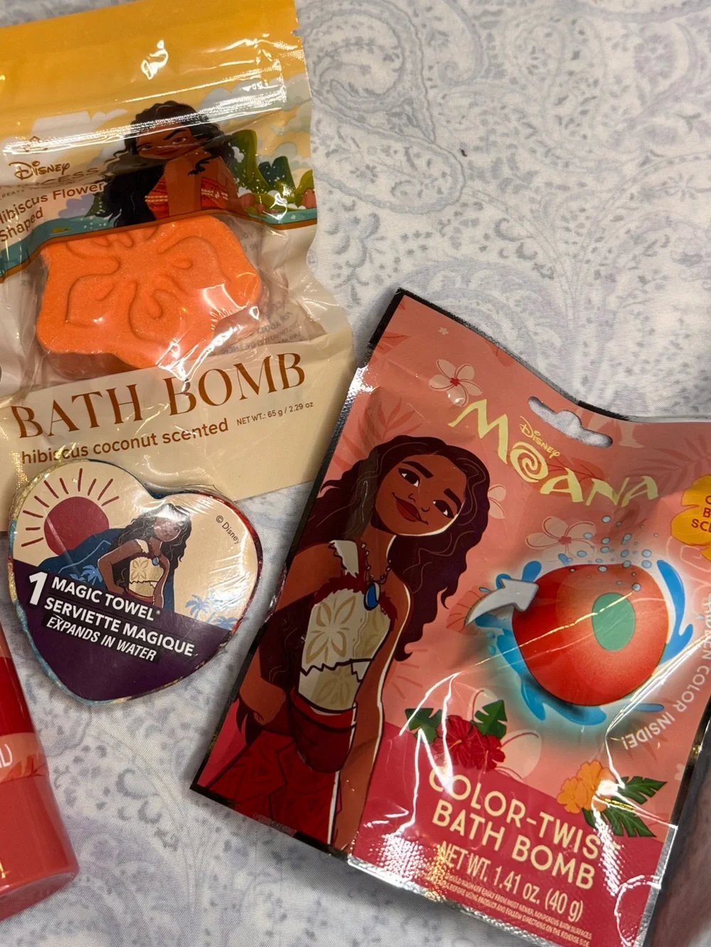 Disney Moana Bath Set — 2 bath bombs, bubble bath & magic expanding washcloth